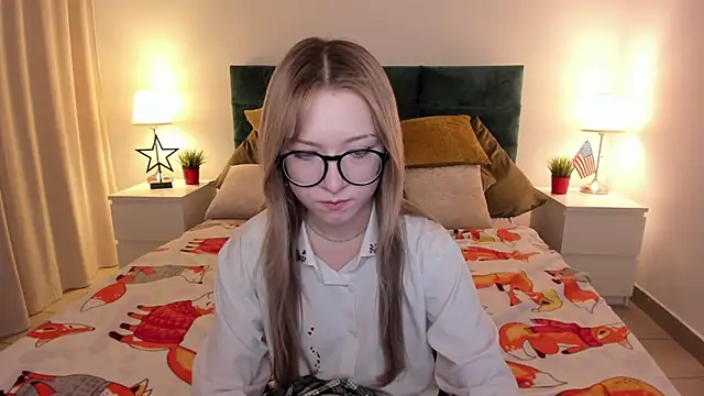 Snapshot of elliupp chatting on 10.09.25 elliupp online show from 10.09.25