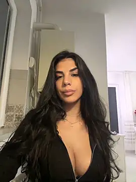 AylinHazellx online show from 10.20.25
