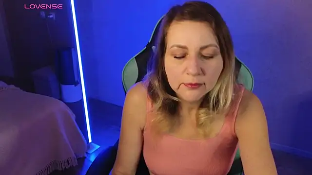 silvaraNoir online show from 10.26.25