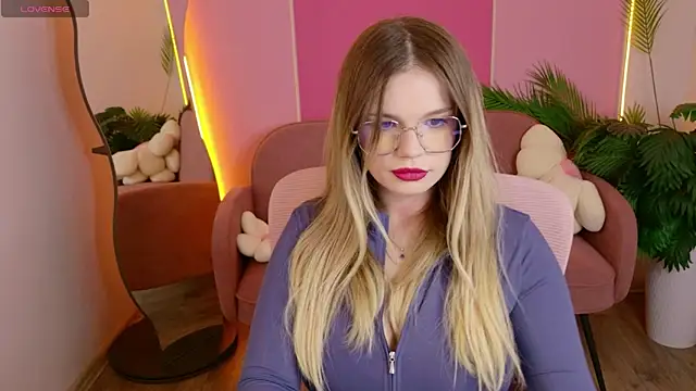 KellyHayden online show from 03.12.26