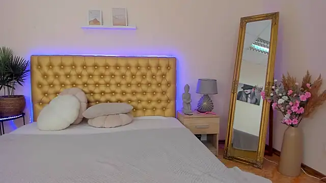 Snapshot of TrishaDarks chatting on 03.06.26 TrishaDarks online show from 03.06.26