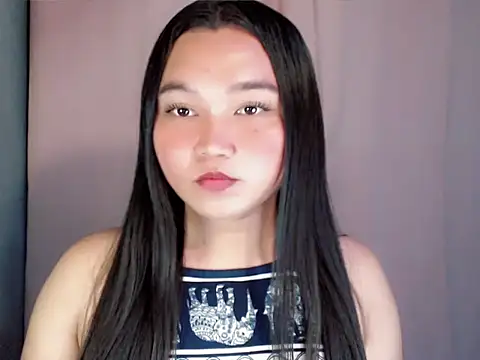 Eyes-on-me online show from 08.07.26