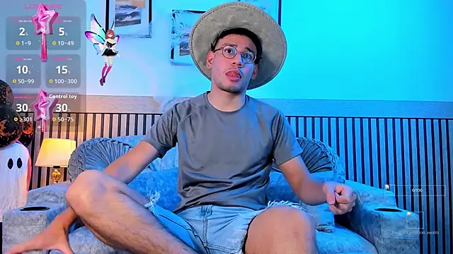 Snapshot of marcuswildx chatting on 10.15.25 marcuswildx online show from 10.15.25