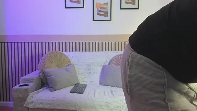 marcuswildx online show from 12.17.25