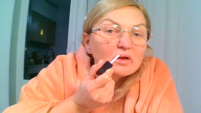 Snapshot of TatyanaRich chatting on 09.24.25 TatyanaRich online show from 09.24.25