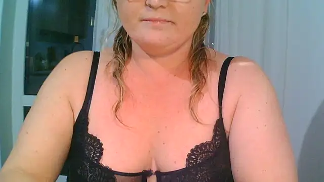 Snapshot of TatyanaRich chatting on 09.30.25 TatyanaRich online show from 09.30.25