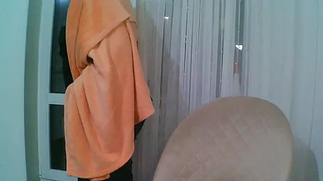 Snapshot of TatyanaRich chatting on 10.01.25 TatyanaRich online show from 10.01.25