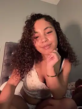 Snapshot of OliviaAshhh chatting on 11.08.25 OliviaAshhh online show from 11.08.25