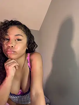 Snapshot of OliviaAshhh chatting on 11.16.25 OliviaAshhh online show from 11.16.25