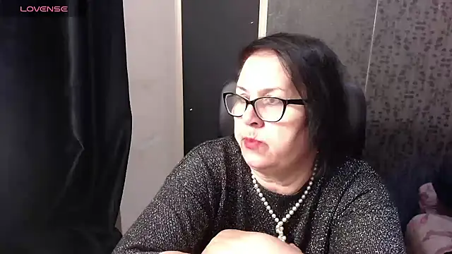 Snapshot of MissSanjanne chatting on 04.21.26 MissSanjanne online show from 04.21.26
