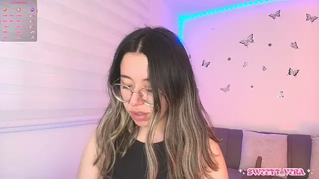 Snapshot of sweettvera chatting on 06.17.26 sweettvera online show from 06.17.26