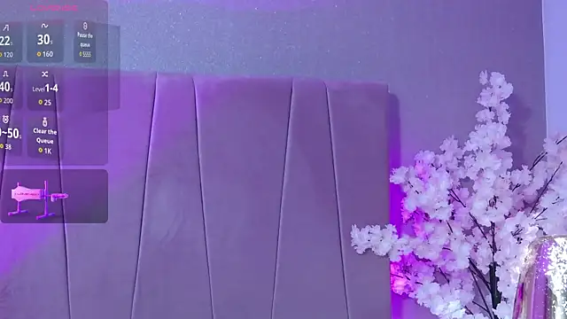 Snapshot of VictoriaBonie chatting on 10.23.25 VictoriaBonie online show from 10.23.25