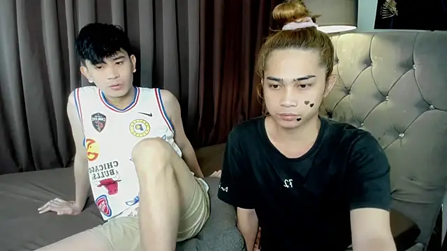 Snapshot of JuliuswildCock chatting on 10.28.25 JuliuswildCock online show from 10.28.25