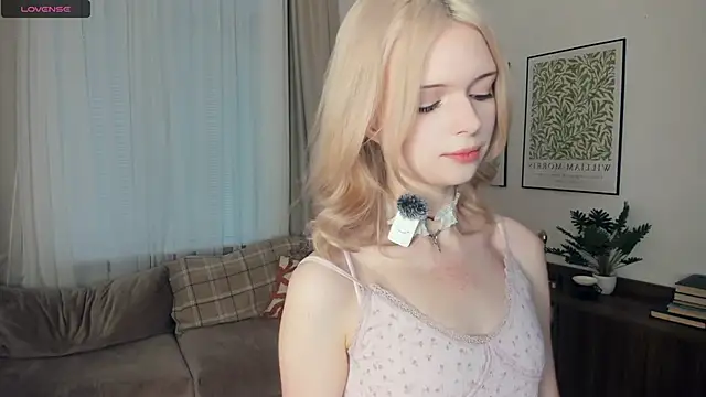 LaureMestler online show from 11.04.25