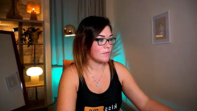 Snapshot of mrs_fllowerr chatting on 10.15.25 mrs fllowerr online show from 10.15.25