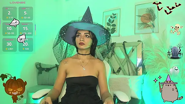 Snapshot of akira_09_ chatting on 10.31.25 akira 09 online show from 10.31.25