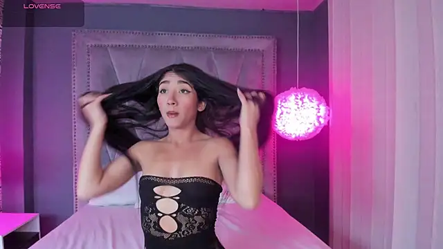 Snapshot of Mariana_Kalo chatting on 10.08.25 Mariana Kalo online show from 10.08.25