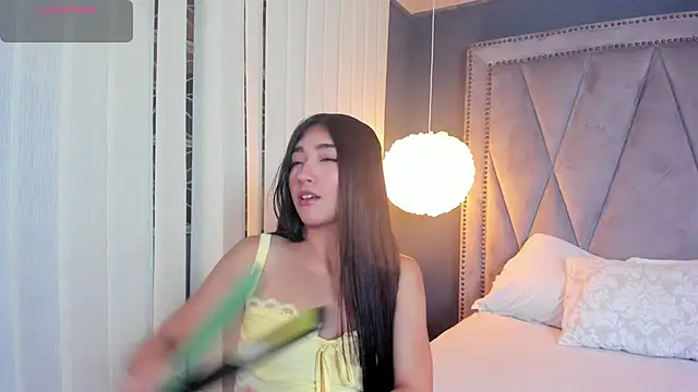 Snapshot of Mariana_Kalo chatting on 10.10.25 Mariana Kalo online show from 10.10.25