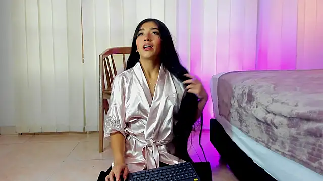 Mariana Kalo online show from 04.28.26