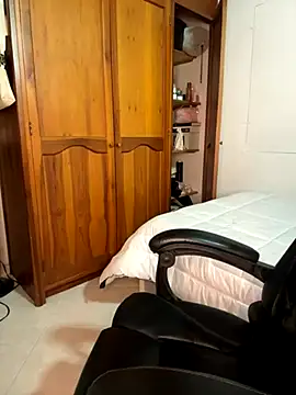 Bleer Rousse online show from 10.07.25