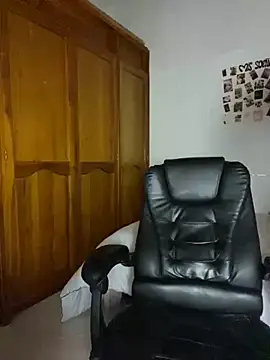 Bleer Rousse online show from 10.15.25