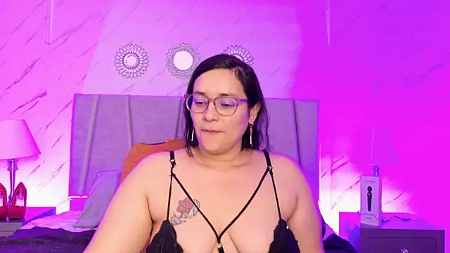 Snapshot of Michell_Monet chatting on 06.11.26 Michell Monet online show from 06.11.26