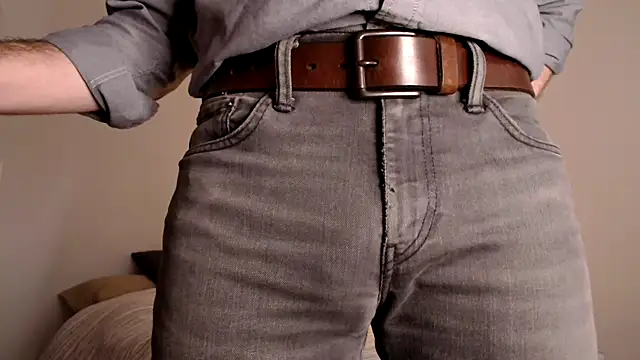 an expose online show from 10.11.25