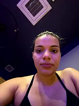 Snapshot of Anavalle chatting on 02.13.26 Anavalle online show from 02.13.26