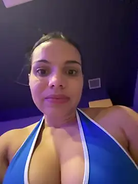 Snapshot of Anavalle chatting on 03.20.26 Anavalle online show from 03.20.26