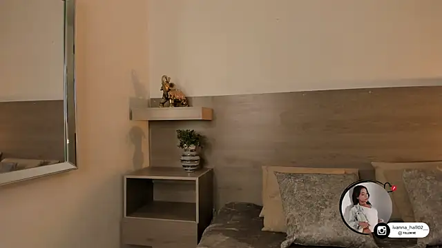 Ivana Hall online show from 11.26.25