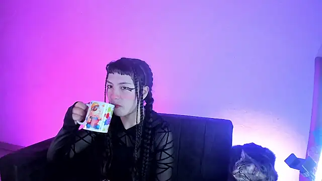 kitty  chs online show from 10.11.25