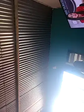 Snapshot of hot-mom22 chatting on 09.23.25 hot-mom22 online show from 09.23.25