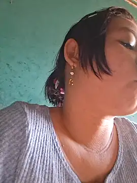 Snapshot of hot-mom22 chatting on 09.28.25 hot-mom22 online show from 09.28.25