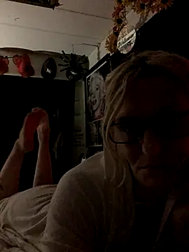 Snapshot of blondebarbiebae chatting on 12.03.25 blondebarbiebae online show from 12.03.25