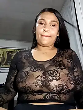 Snapshot of MiaaLuxx chatting on 10.03.25 MiaaLuxx online show from 10.03.25