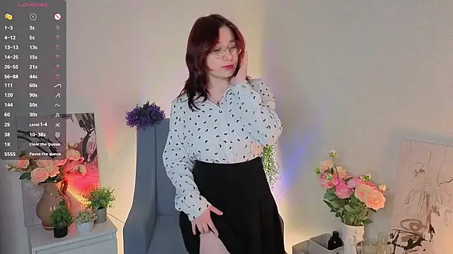 NyamNyamNyammm online show from 09.26.25