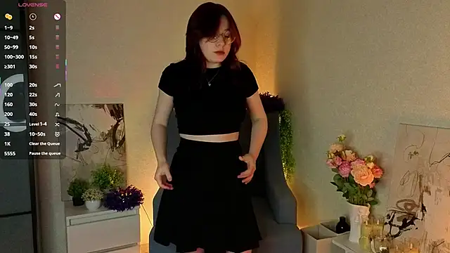 NyamNyamNyammm online show from 10.12.25