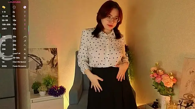 NyamNyamNyammm online show from 10.13.25