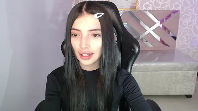 cynthia ch online show from 10.10.25
