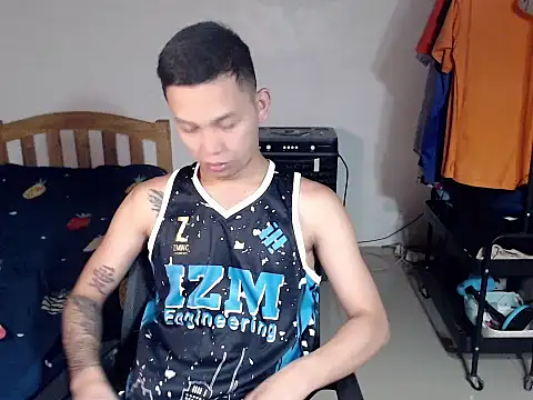 Snapshot of asianmonstercock05 chatting on 10.01.25 asianmonstercock05 online show from 10.01.25