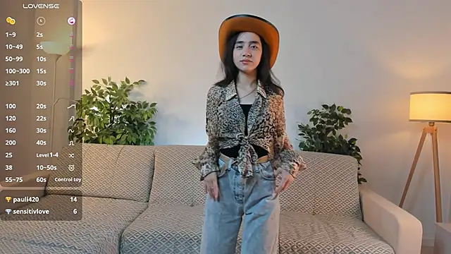 LoidaTatom online show from 10.04.25
