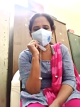 Snapshot of tamil_Boomika chatting on 12.17.25 tamil Boomika online show from 12.17.25