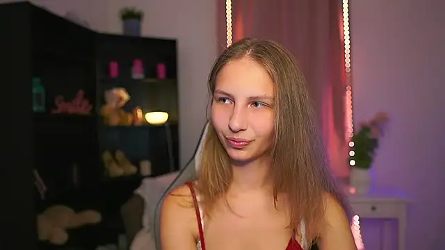 Snapshot of emmie_murray chatting on 07.23.26 emmie murray online show from 07.23.26