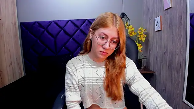 ChloeCampbell03 online show from 10.21.25
