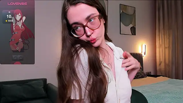 Snapshot of bellacatlovesmeat chatting on 10.01.25 bellacatlovesmeat online show from 10.01.25