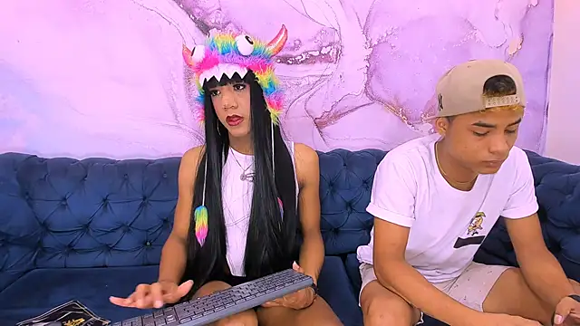 Snapshot of Bi_Loverss chatting on 10.07.25 Bi Loverss online show from 10.07.25