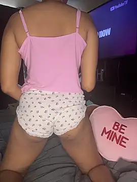 Snapshot of YeahhhitsBreezy chatting on 02.05.26 YeahhhitsBreezy online show from 02.05.26