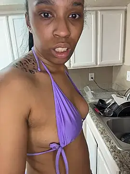 Snapshot of YeahhhitsBreezy chatting on 02.24.26 YeahhhitsBreezy online show from 02.24.26