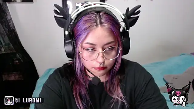 Iluromi online show from 11.25.25