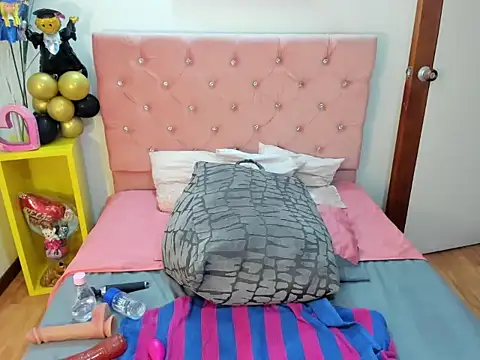 tinalorenz  online show from 10.30.25